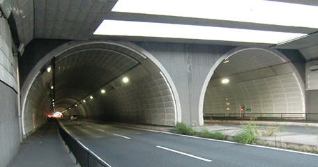 神奈川県 阿部倉トンネル LEDトンネル灯